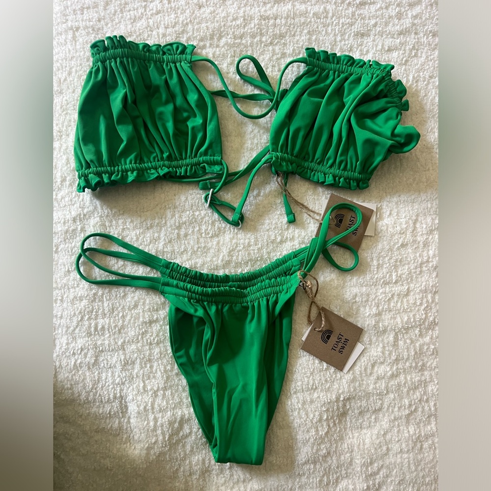 Toast swim signature ruffle bandeau bikini top. Fern green. Size large top
